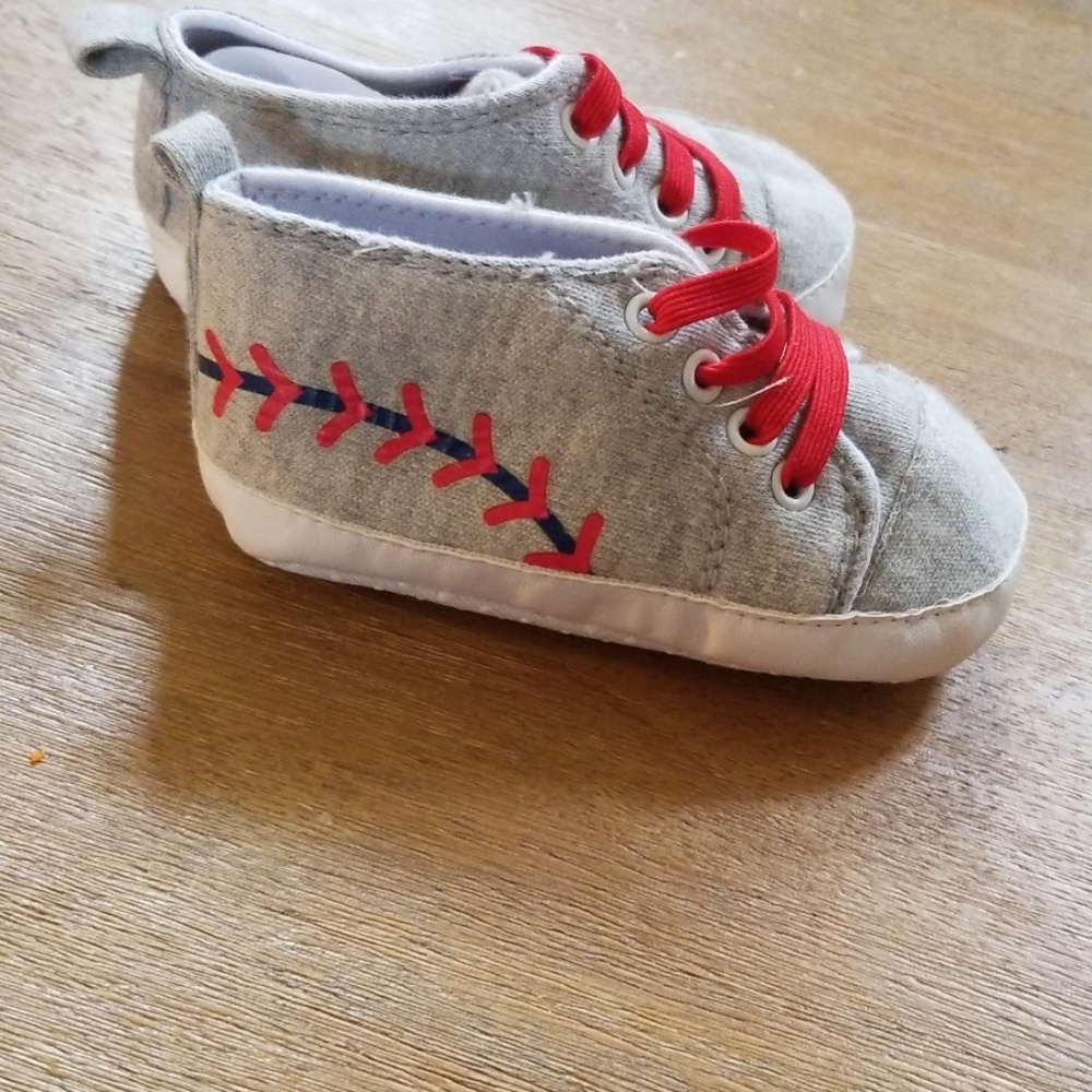 traded Baby Boy Baseball Crib Shoes - Picture 1 of 3